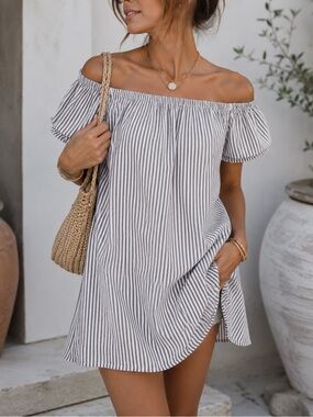 Snap Off the Shoulder White & Gray Striped Tunic